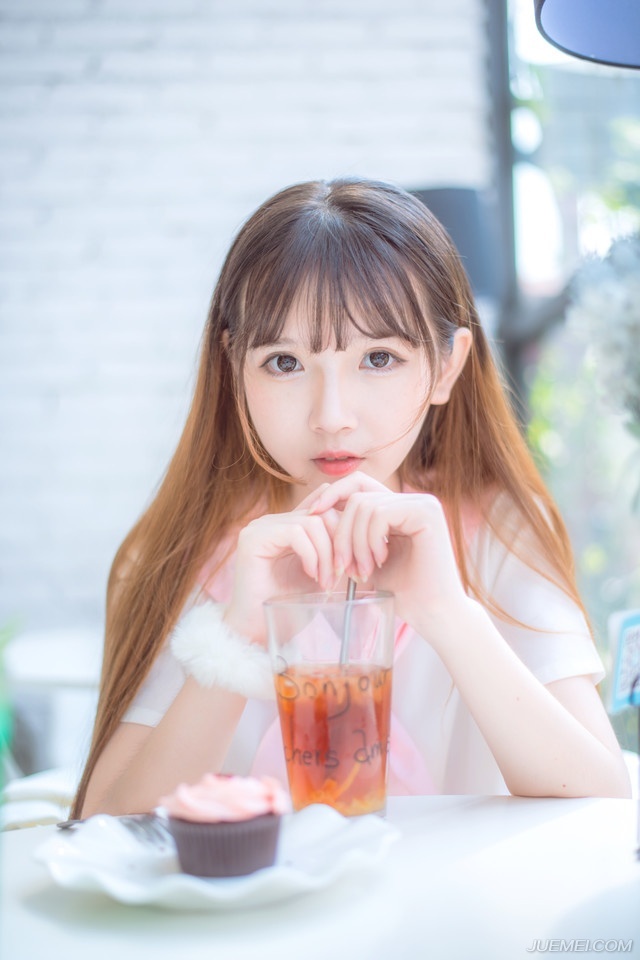我迎著朝野站在大海的面前,对自己说:如果时光不能倒流,就让这一切,随风而去吧